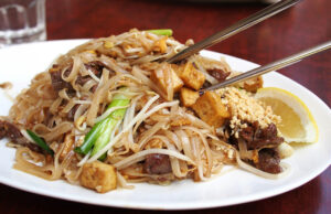 Nikmatnya Kombinasi Sehat: Resep Salad Ayam dan Couscous yang Segar dan Lezat!