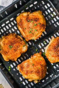 Paha Ayam Air Fryer yang dimasak di air fryer