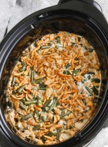 Casserole Kacang Hijau Crockpot yang dimasak di dalam panci