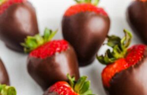 Stroberi Lapis Coklat {hanya 2 Bahan!}