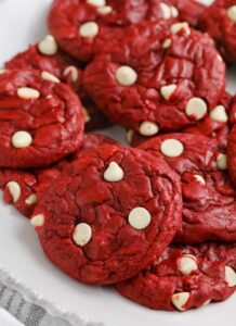 Kue Red Velvet Cake Mix dengan coklat keping putih