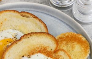 Telur Mudah dalam Keranjang