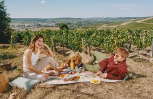 Emma Watson menghadirkan merek gin premium ke AS