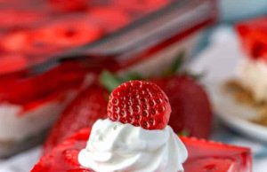 Salad Pretzel Stroberi – Habiskan Dengan Uang