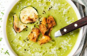 Isi Hari Anda dengan 21 Sup Sehat dan Lezat Ini