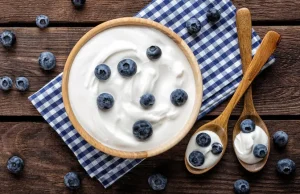 Bahan almond untuk kesuksesan yogurt nabati