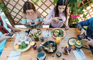 Koki dan produsen makanan merangkul ‘masakan chaos’ yang digerakkan oleh Gen Z