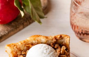 Apple Cranberry Crumble Pie