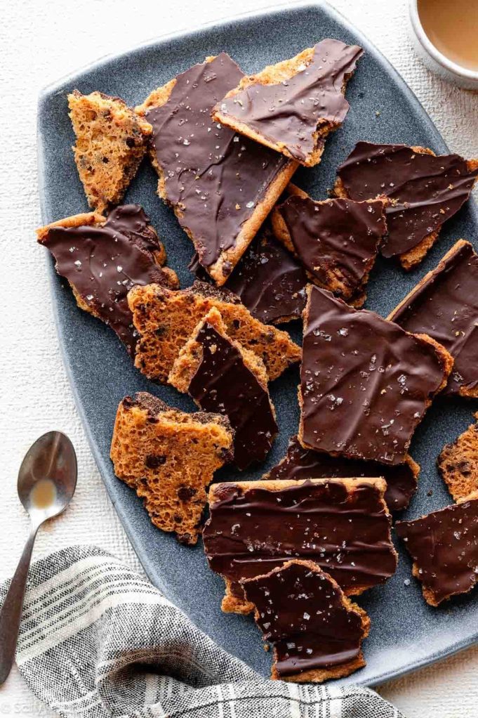 chocolate-chip-cookie-bark-2.jpg