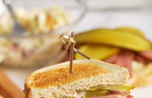 Sandwich daging sapi kornet – habiskan dengan uang receh