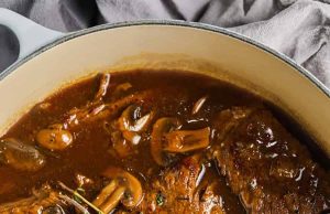 Steak bundar dan jamur – habiskan dengan uang