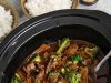 Daging sapi dan brokoli slow cooker