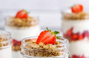 Strawberry Parfait – Habiskan dengan uang