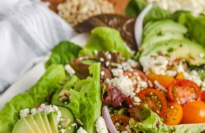 Salad Musim Panas Segar – Habiskan dengan uang