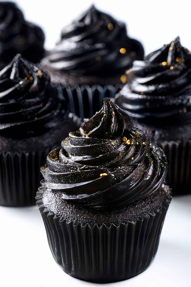 Black-Velvet-Cupcakes-1-10.jpg