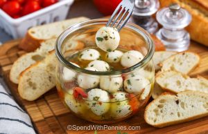 Bola Mozzarella yang diasinkan