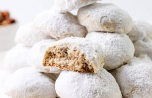 Kue Bola Salju Dengan Pecan