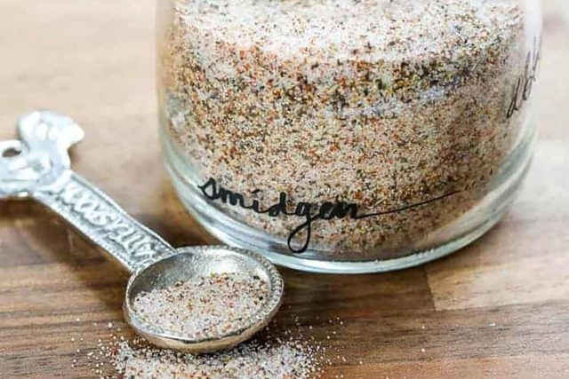 cropped-Homemade-Seasoned-Salt-SpendWithPennies-23-2.jpg